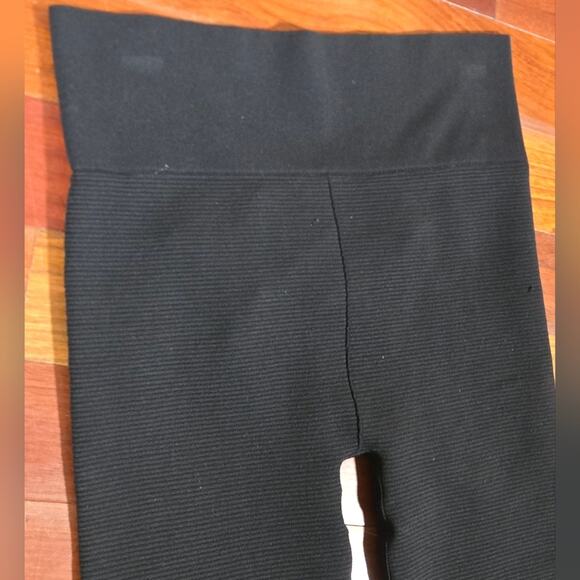 Victoria's Secret Black Ribbed Leggings Size L - Picture 2 of 9